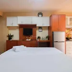 Comfy Studio Room Apartment At Kebagusan City By Travelio